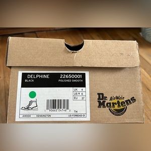 Delphine Kensington Dr. Martens - polished black